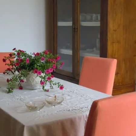 Pluminas לינה וארוחת בוקר 3*